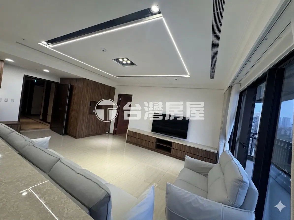 3 bedrooms apartment for rent in Taipei City, Daan District | NT$ 220 000 | 51 ping slide 0