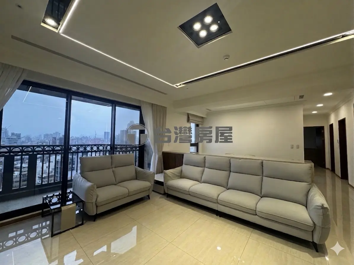 3 bedrooms apartment for rent in Taipei City, Daan District | NT$ 220 000 | 51 ping slide 1