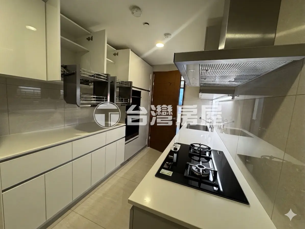 3 bedrooms apartment for rent in Taipei City, Daan District | NT$ 220 000 | 51 ping slide 6