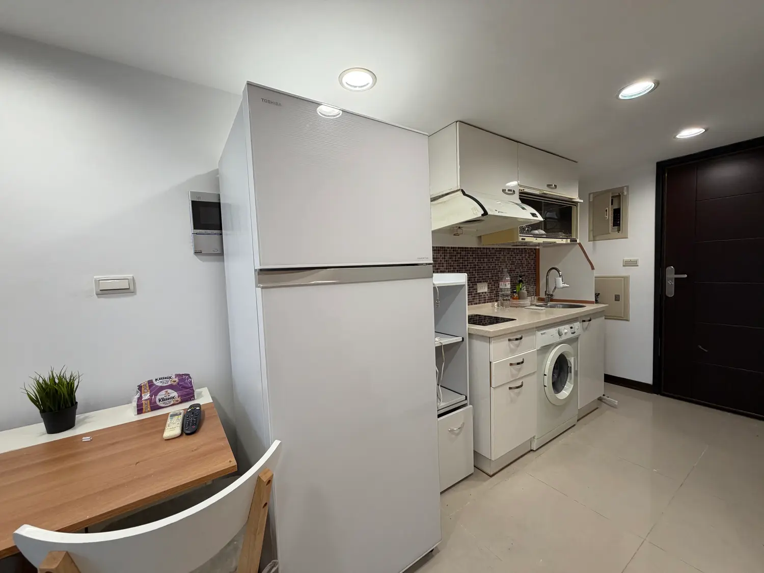 Studio apartment for rent in Daan District, Taipei City | NT$ 30 000 | 12 ping slide 1