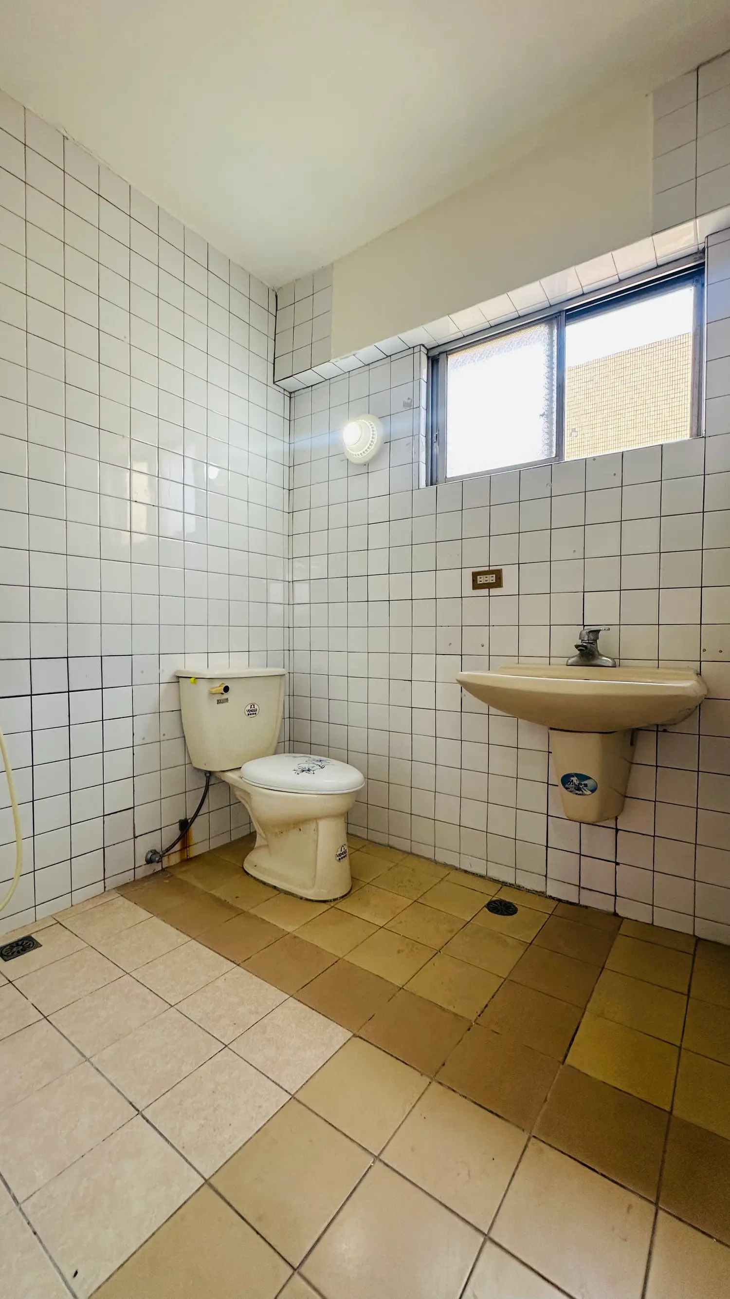 3 bedrooms apartment for rent in Wanhua District, Taipei City | NT$ 45 000 | 48 ping slide 9