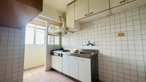 3 bedrooms apartment for rent in Wanhua District, Taipei City | NT$ 45 000 | 48 ping slide 12