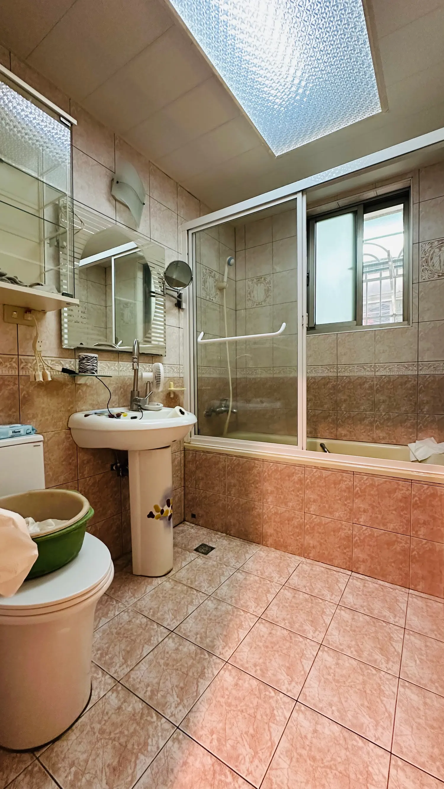 4 bedrooms apartment for rent in Shilin District, Taipei City | NT$ 50 000 | 48 ping slide 6