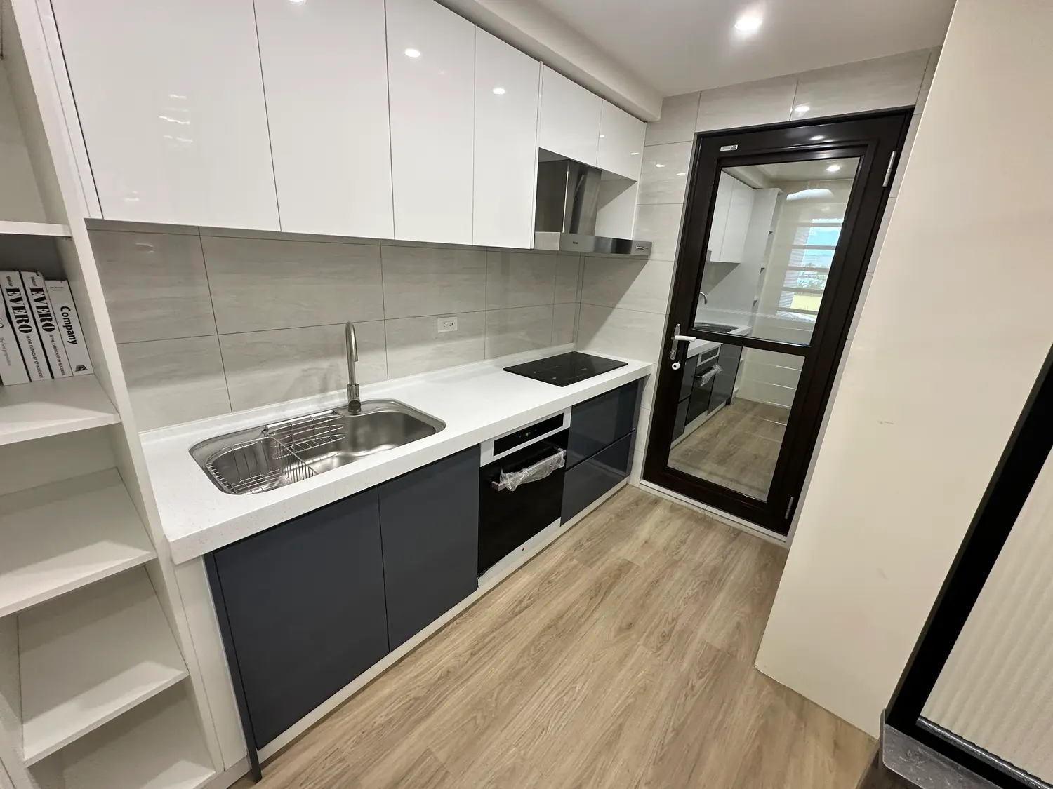 2 bedrooms apartment for sale in Houli District, Taichung City | NT$ 12 000 000 | 17 ping slide 2