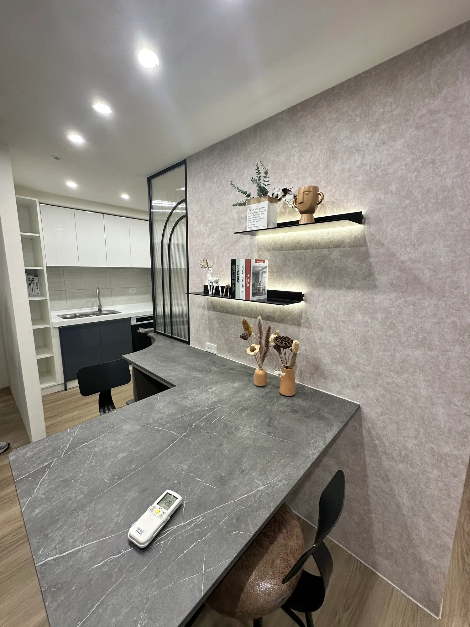 2 bedrooms apartment for sale in Houli District, Taichung City | NT$ 12 000 000 | 17 ping slide 0
