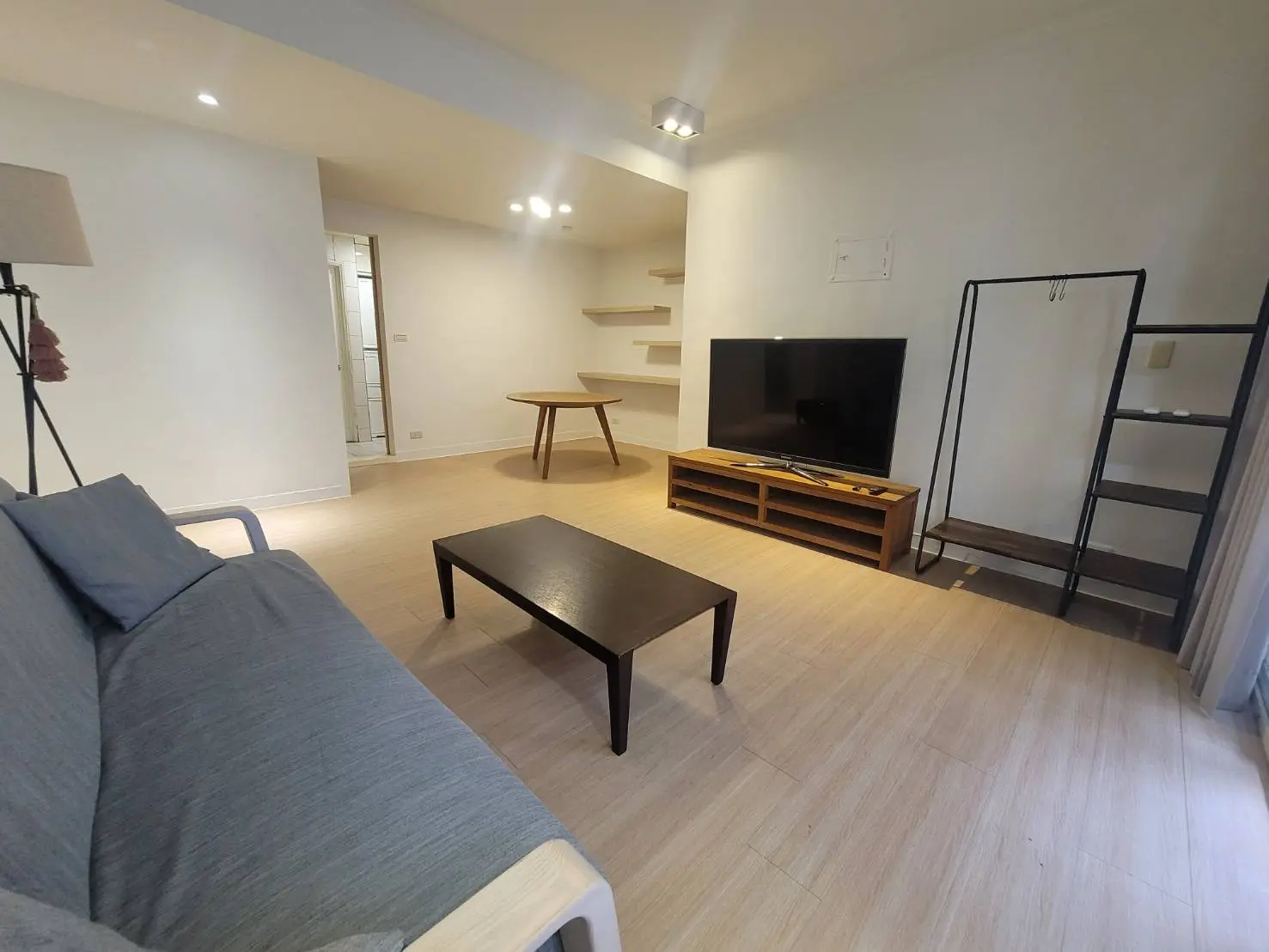 4 bedrooms apartment for rent in Shilin District, Taipei City | NT$ 48 000 | 37 ping slide 2