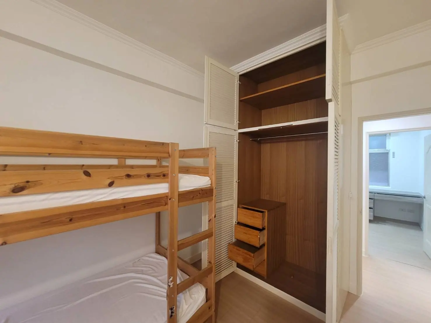 4 bedrooms apartment for rent in Shilin District, Taipei City | NT$ 48 000 | 37 ping slide 11
