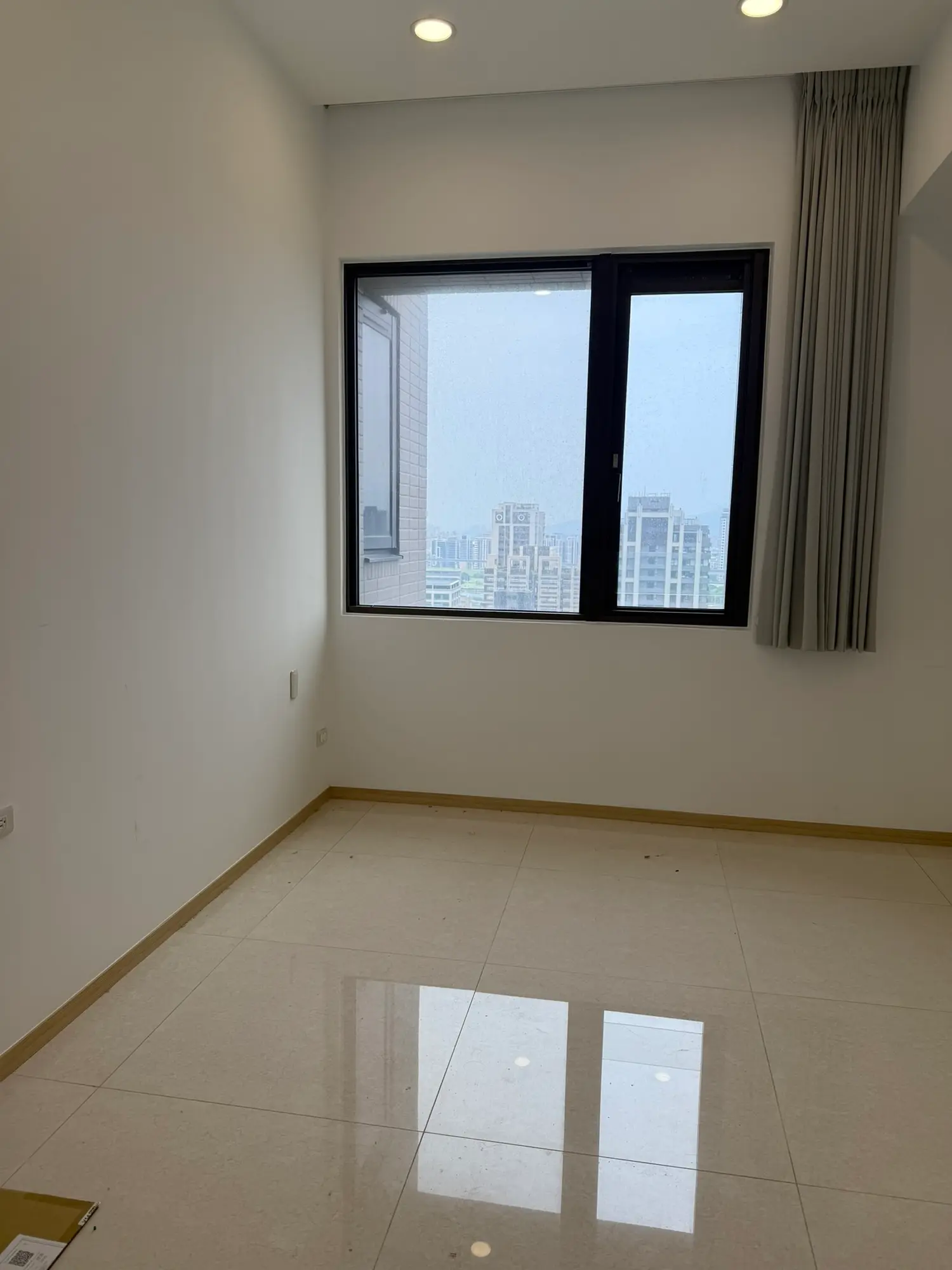 2 bedrooms apartment for sale in Sanchong District, New Taipei City | NT$ 39 980 000 | 31 ping slide 3