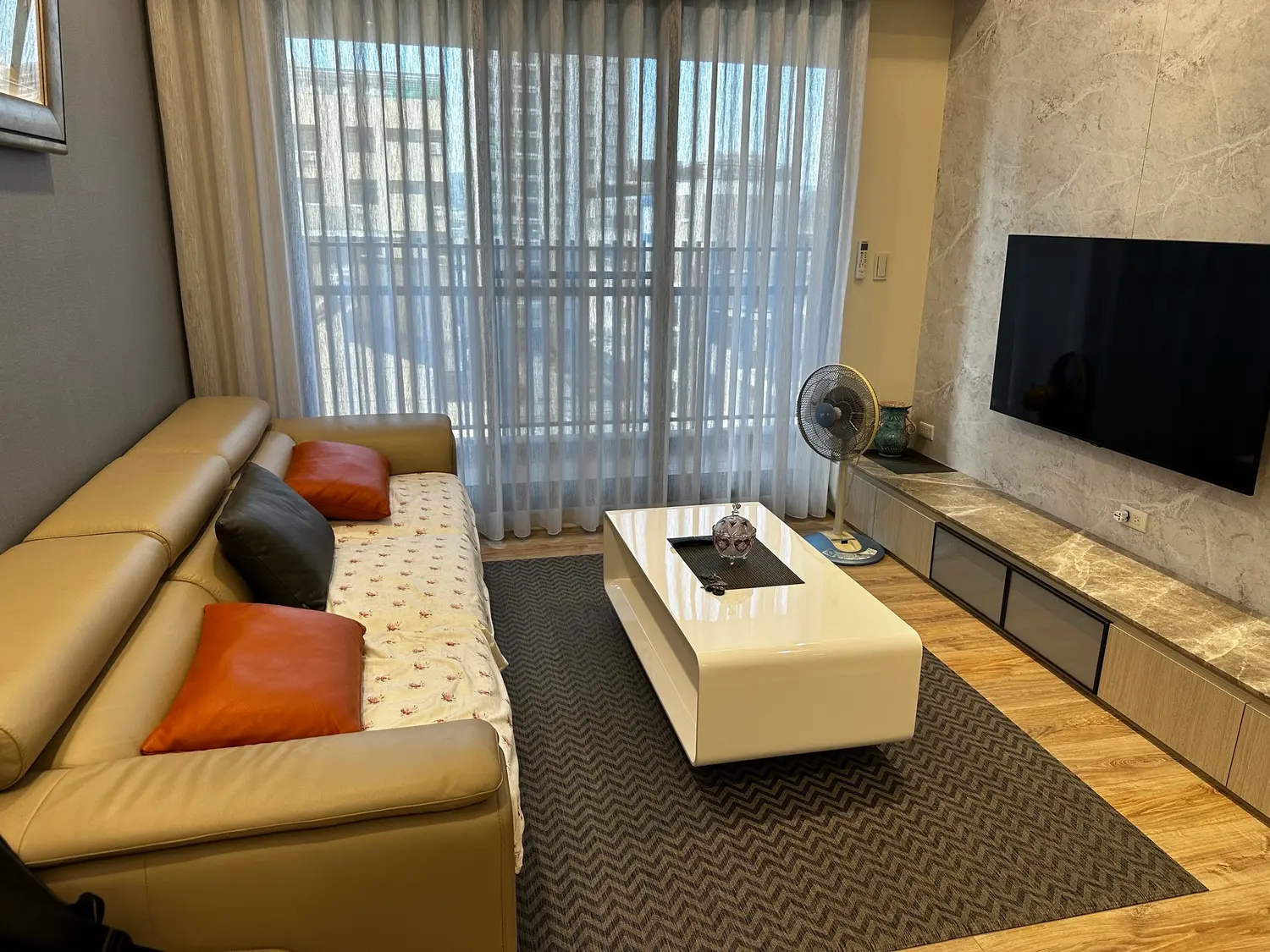 3 bedrooms apartment for rent in Xitun District, Taichung City | NT$ 44 000 | 28 ping slide 0