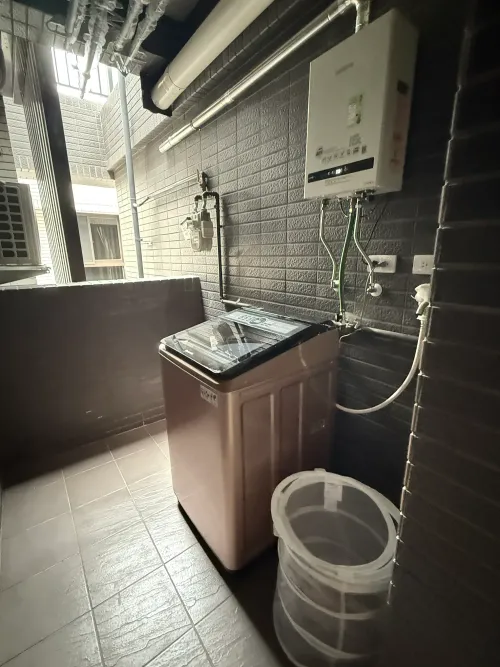 Apartment for rent TWD 48 000 - Section 4, Huanzhong E Rd - 3 bedrooms