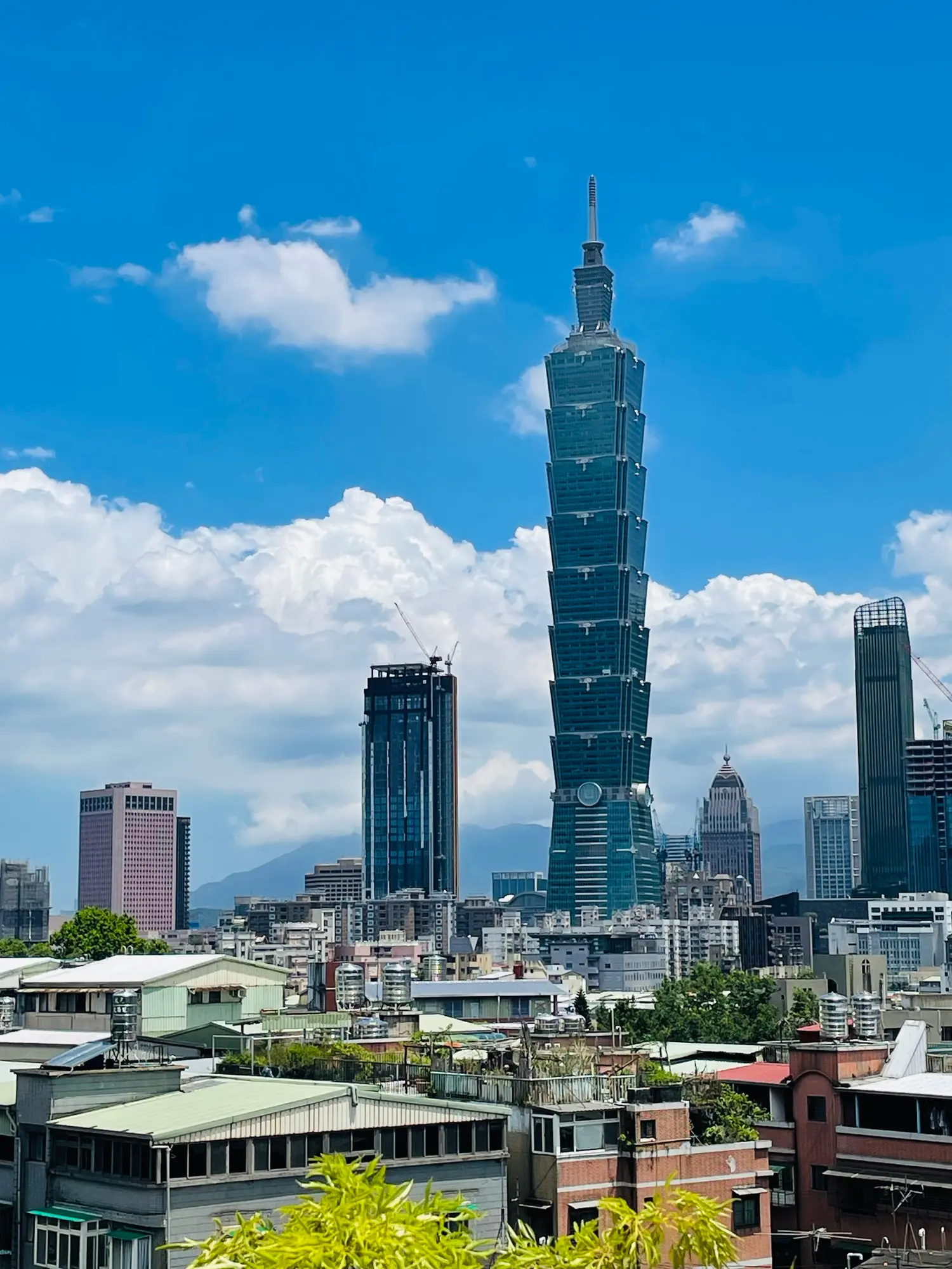 2 bedrooms apartment for rent in Xinyi District, Taipei City | NT$ 49 000 | 13 ping slide 6