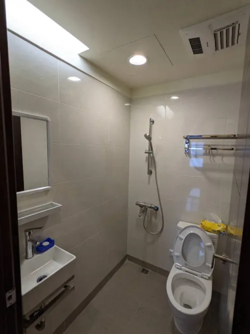 Apartment for rent TWD 30 000 - Wenhua 1st Road - 3 bedrooms