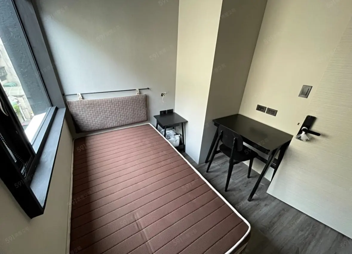 Room for rent in South District, Taichung City | NT$ 5 500 | 4 ping slide 0