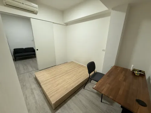 2 bedrooms apartment for rent in Songshan District, Taipei City | NT$ 30 000 | 13 ping slide 3
