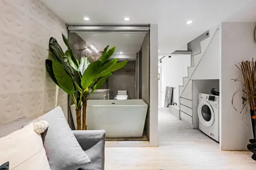 1 room apartment for rent in Xinyi District, Taipei City | NT$ 41 000 | 15 ping slide 1