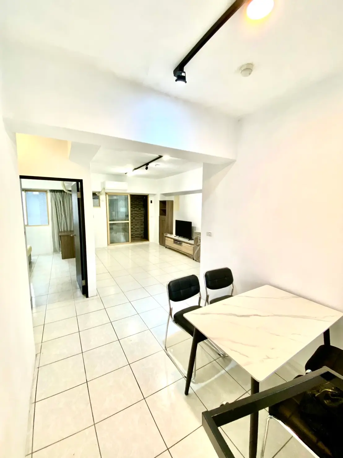2 房 北區, 台中市公寓出租 | NT$ 23 500 | 22 坪 slide 1