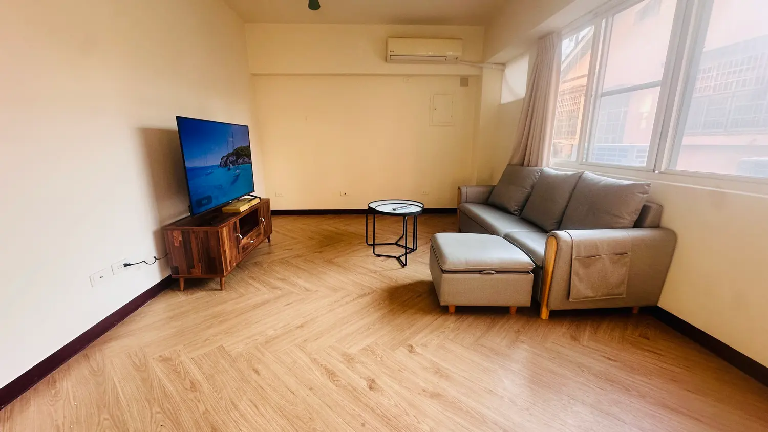 3 bedrooms apartment for rent in West District, Taichung City | NT$ 24 500 | 22 ping slide 1