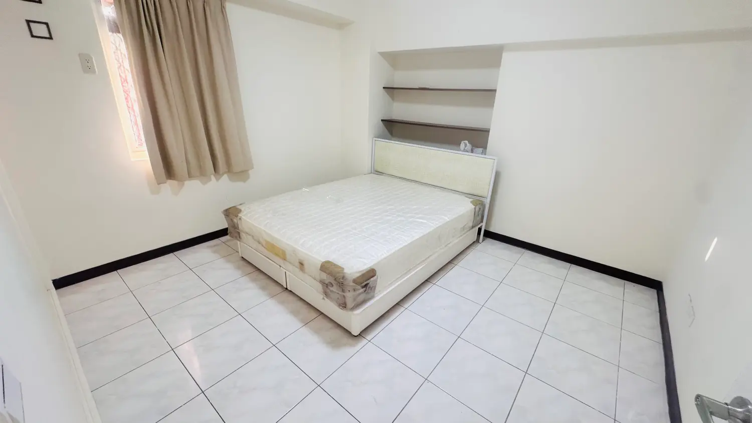 3 bedrooms apartment for rent in West District, Taichung City | NT$ 24 500 | 22 ping slide 2
