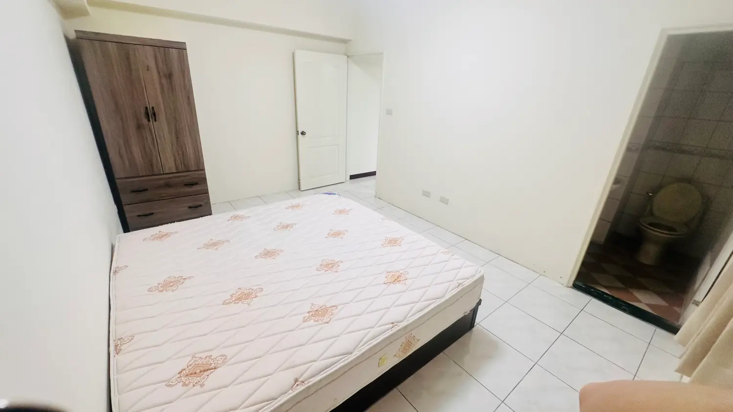 3 bedrooms apartment for rent in West District, Taichung City | NT$ 24 500 | 22 ping slide 3