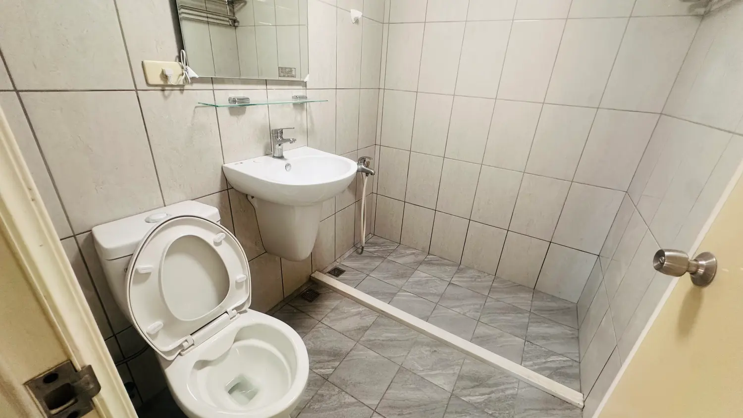 3 bedrooms apartment for rent in West District, Taichung City | NT$ 24 500 | 22 ping slide 5