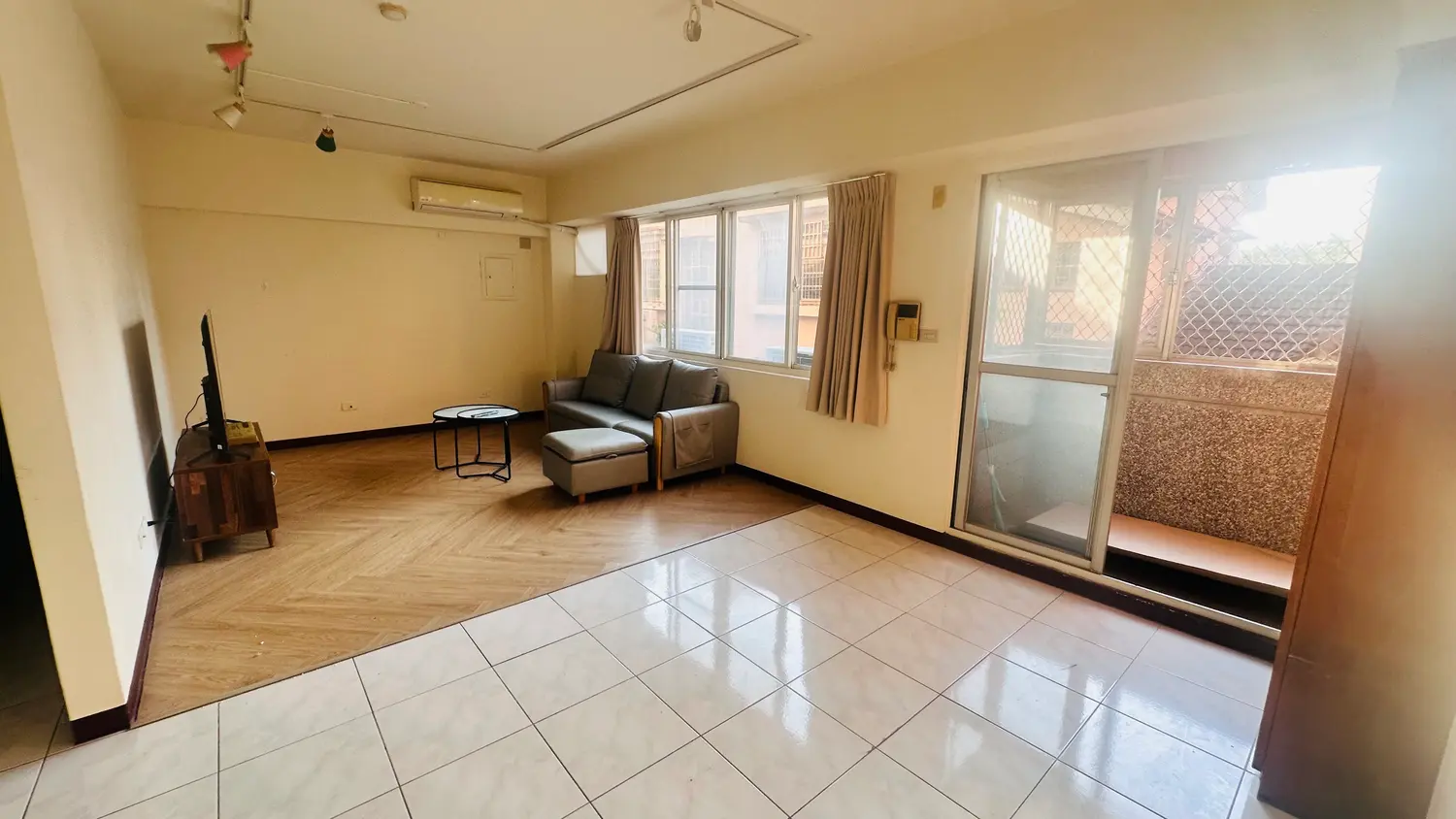 3 bedrooms apartment for rent in West District, Taichung City | NT$ 24 500 | 22 ping slide 9