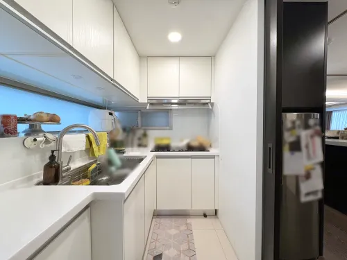 3 bedrooms apartment for sale in Songshan District, Taipei City | NT$ 72 000 000 | 33 ping slide 14
