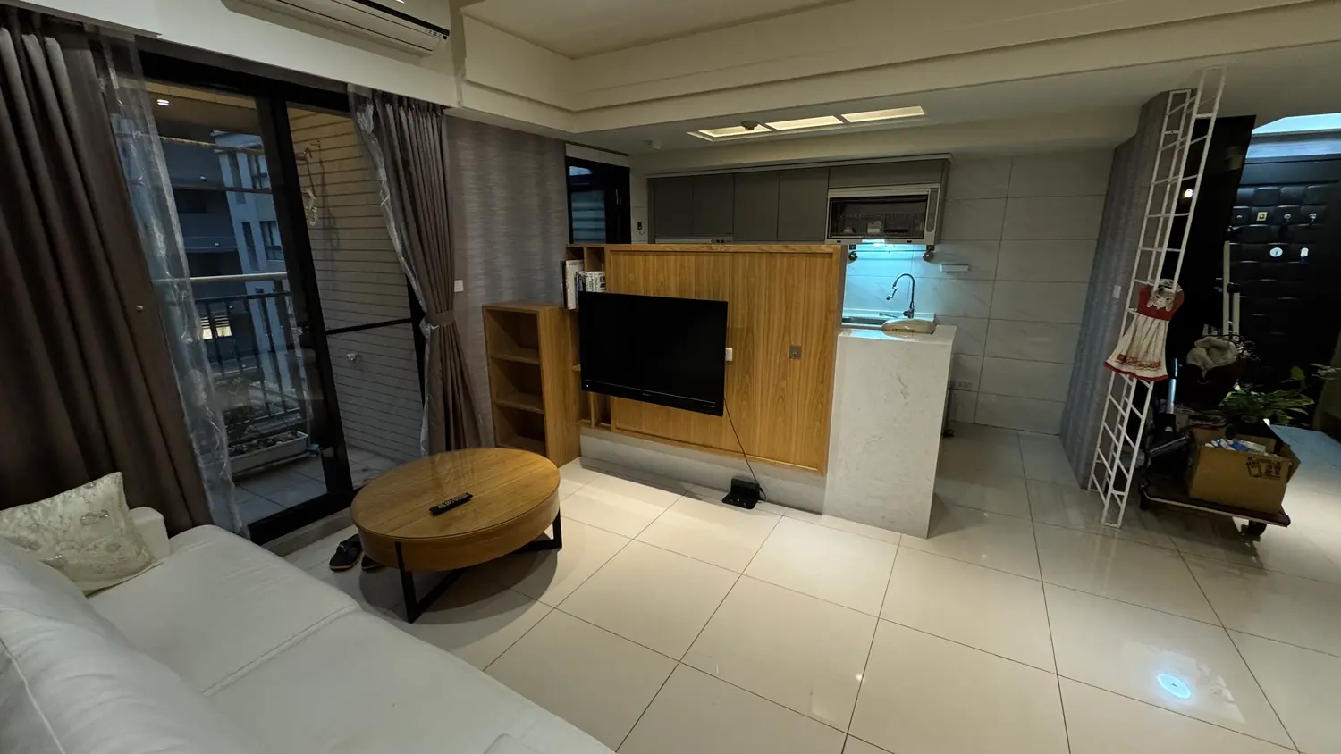 2 bedrooms apartment for rent in Zhongli District, Taoyuan City | NT$ 26 000 | 41 ping slide 2