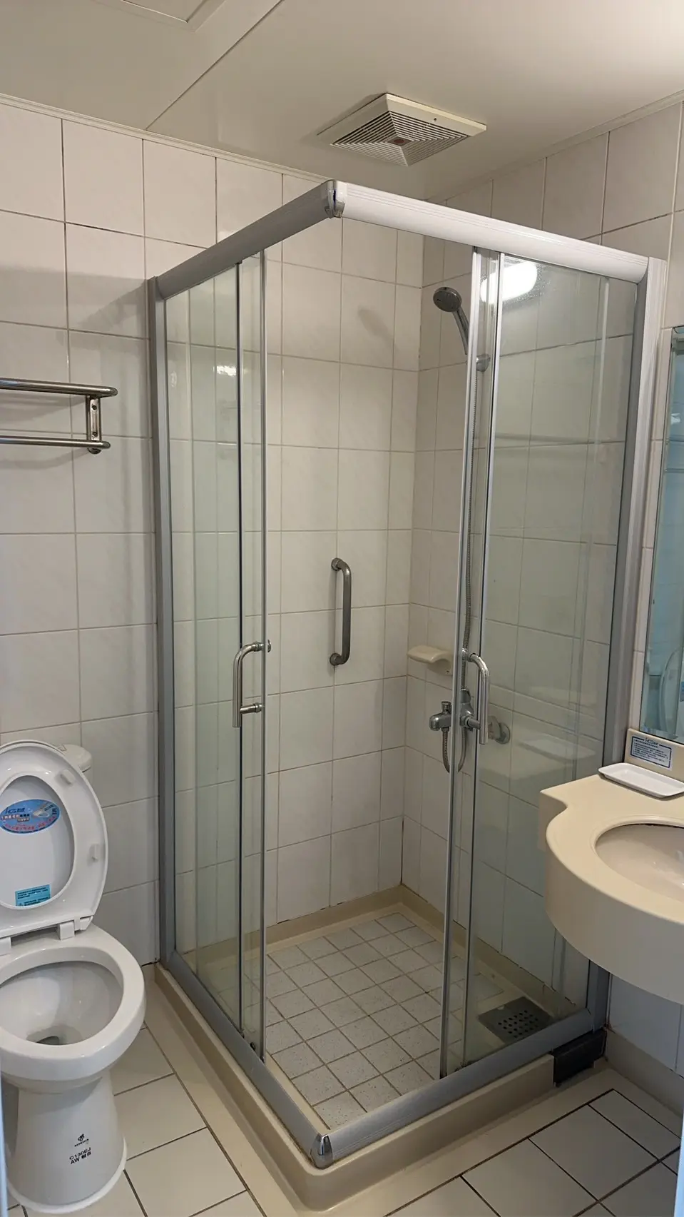 Room for rent in Lingya District, Kaohsiung City | NT$ 15 000 | 10 ping slide 3