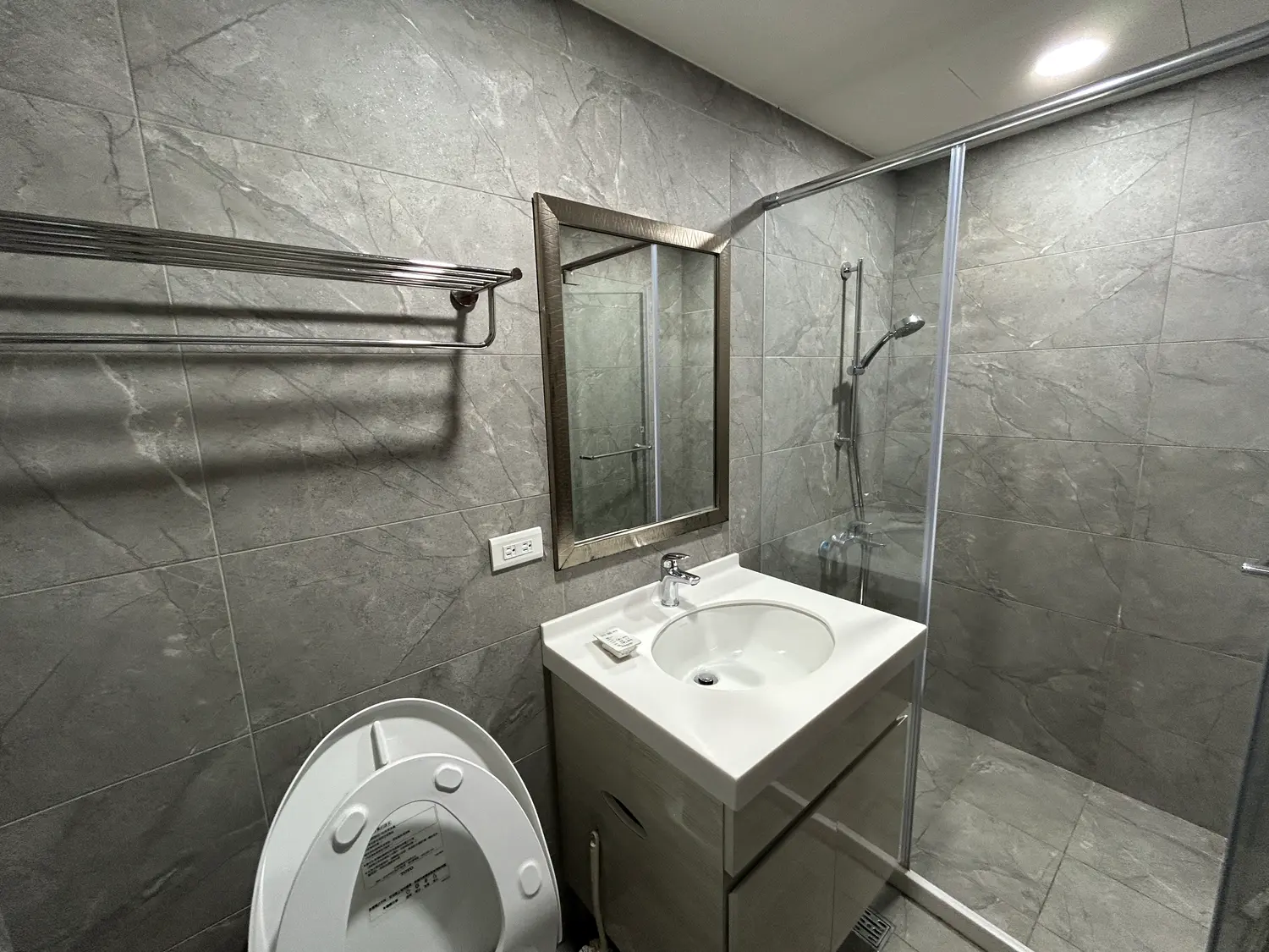 2 bedrooms apartment for rent TWD 20 000 - 16 ping - Luzhu District,Taoyuan City slide 6