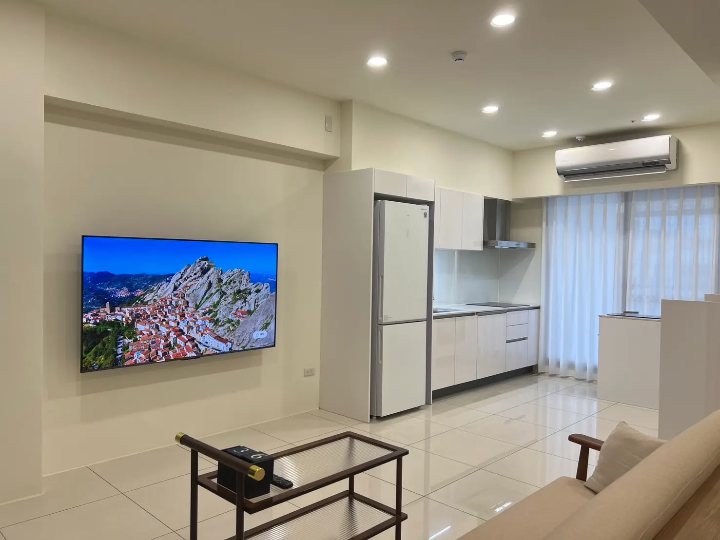 2 bedrooms apartment for rent in Wuqi District, Taichung City | NT$ 21 000 | 22 ping slide 1