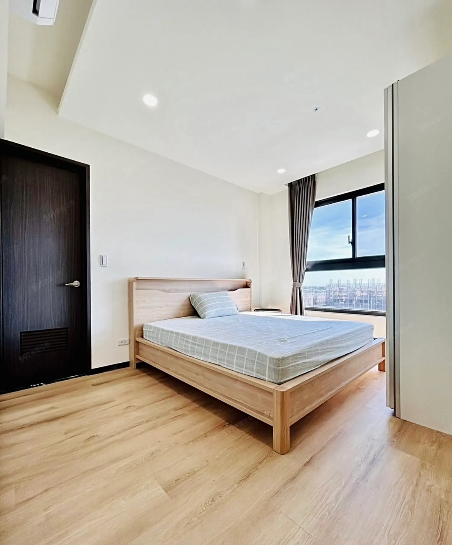 3 bedrooms apartment for rent TWD 23 000 - 25 ping - Tainan City,Gueiren District slide 2