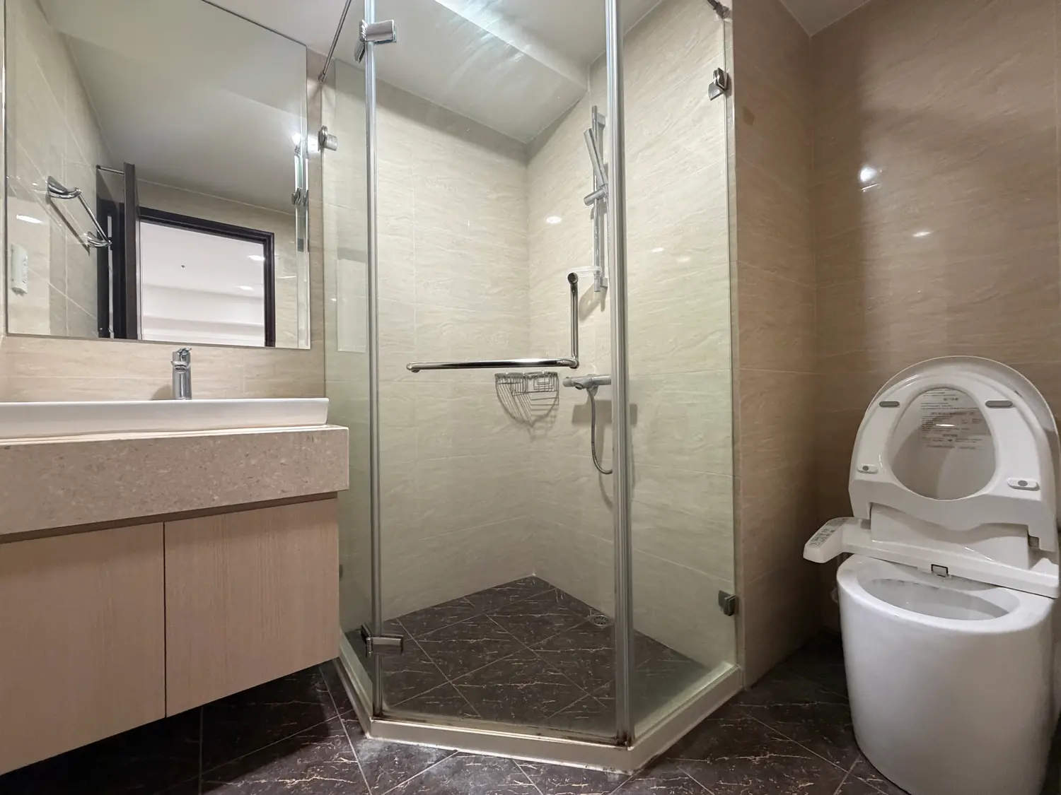 1 room apartment for rent in Xitun District, Taichung City | NT$ 25 000 | 15 ping slide 1