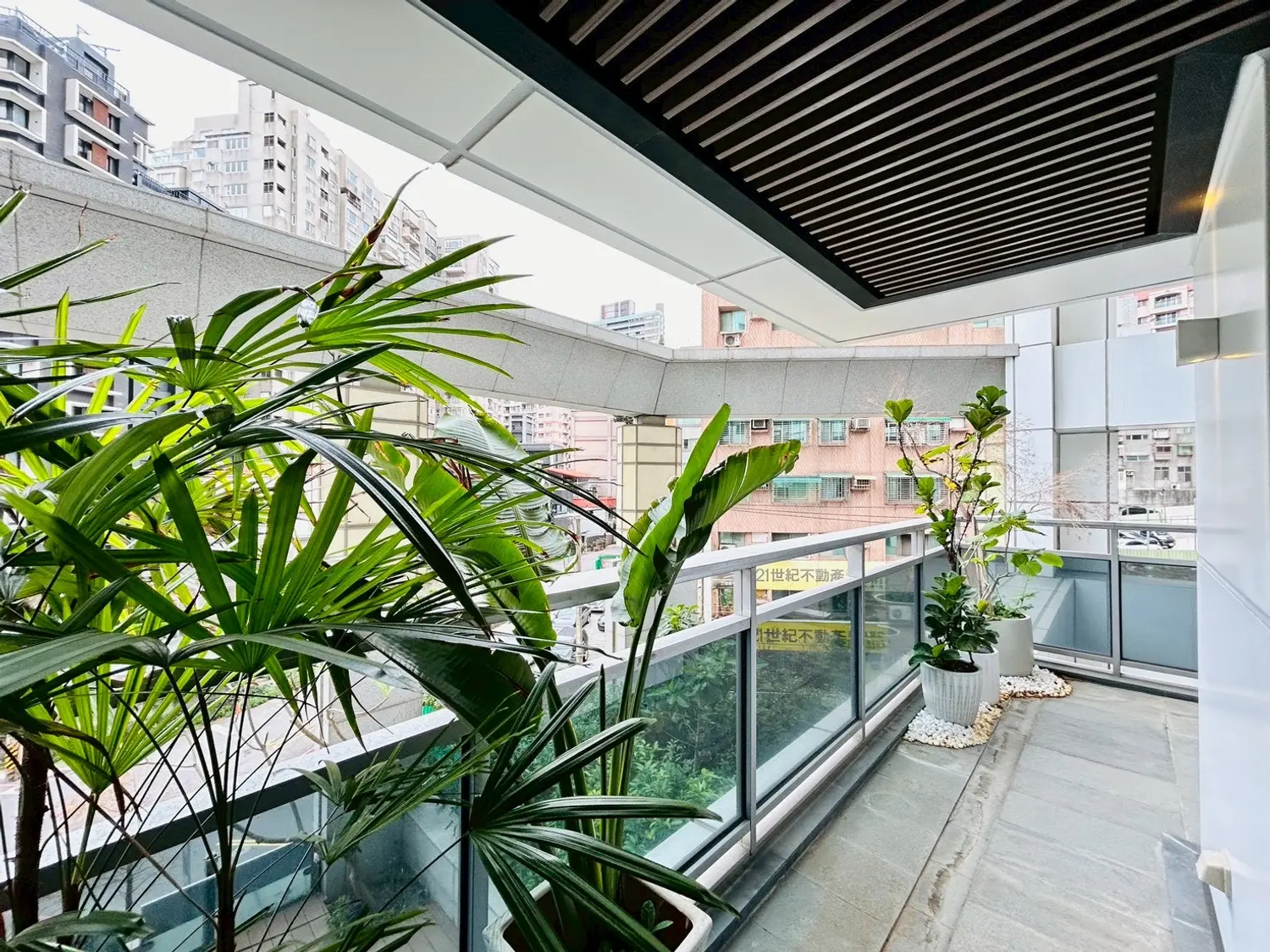 4 bedrooms apartment for rent TWD 59 800 - 90 ping - Tamsui District, New Taipei City slide 12