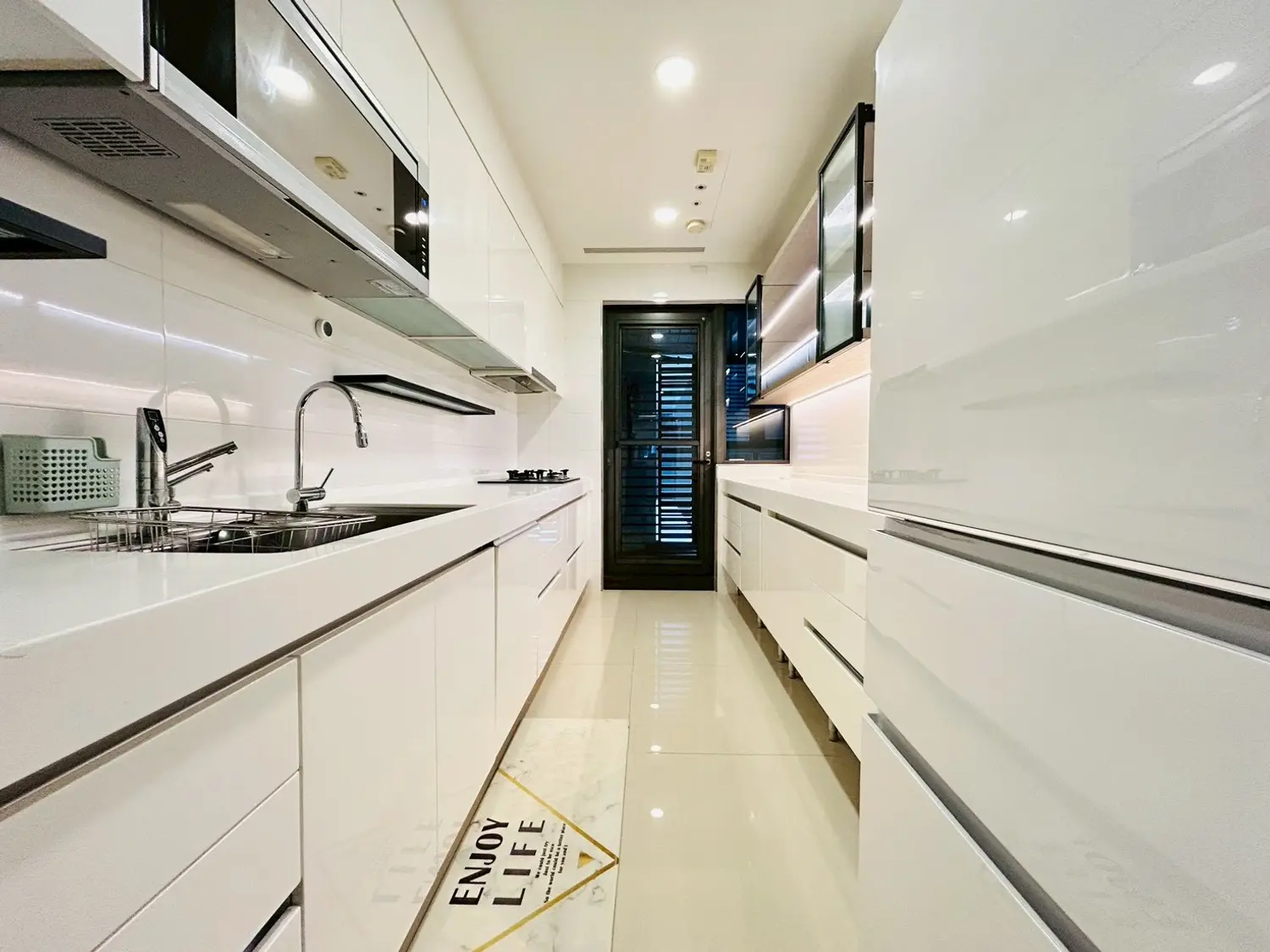 4 bedrooms apartment for rent TWD 59 800 - 90 ping - Tamsui District, New Taipei City slide 19