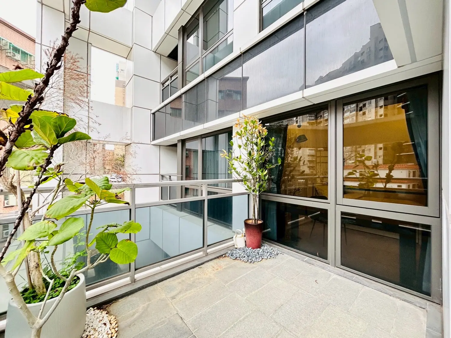 4 bedrooms apartment for rent TWD 59 800 - 90 ping - Tamsui District, New Taipei City slide 1