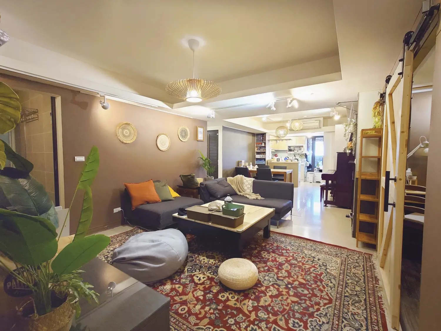 Private room for rent TWD 19 800 - 8 ping - Zhongzheng District,Taipei City slide 5