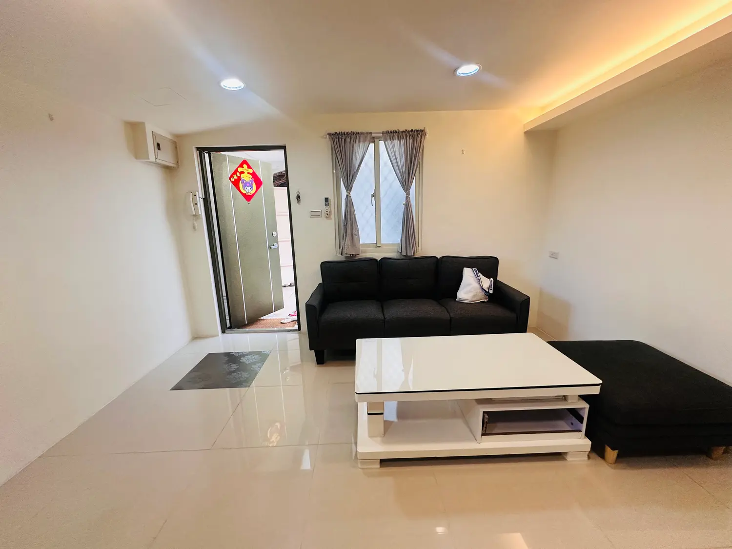 Room for rent in Taipei City, Daan District | NT$ 29 500 | 29 ping slide 0