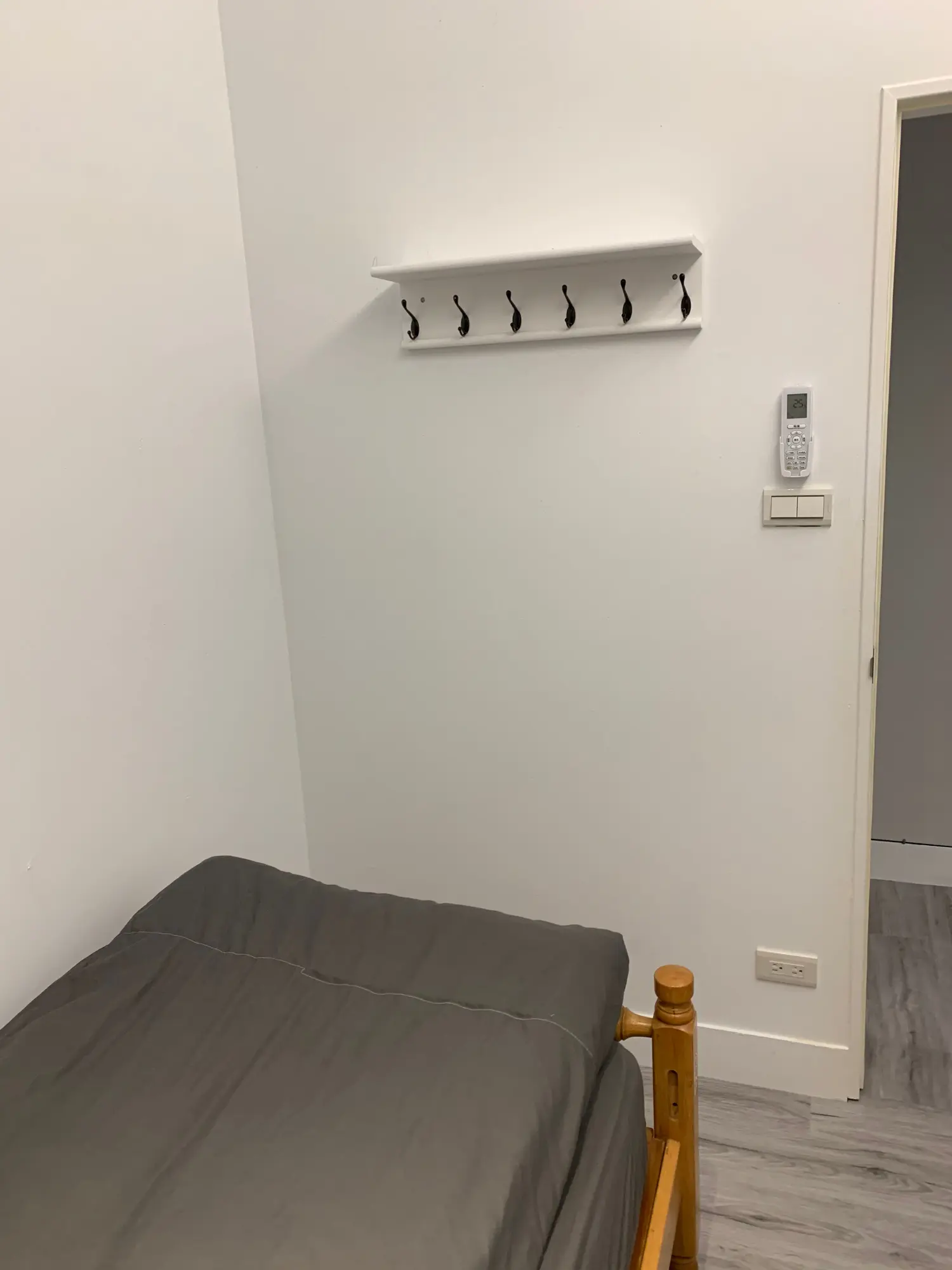 台北市, 中正區分租套房、雅房出租 | NT$ 13 500 | 3 坪 slide 2