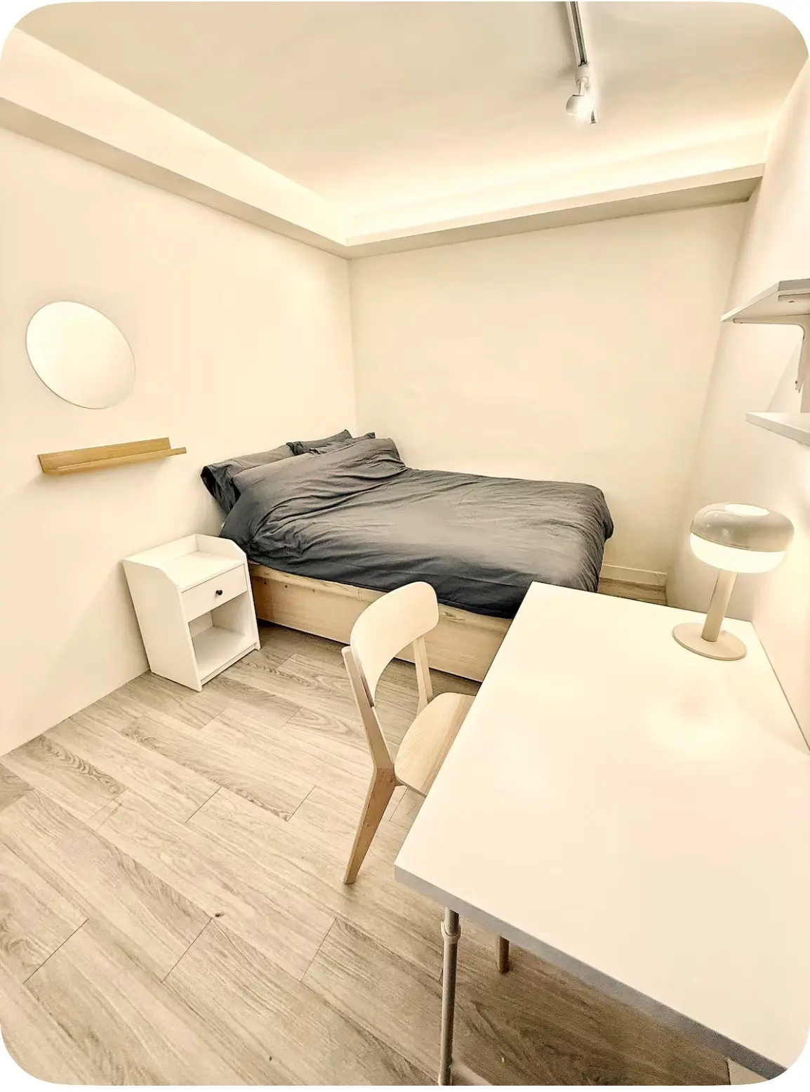 Room for rent in Zhongshan District, Taipei City | NT$ 16 000 | 5 ping slide 2