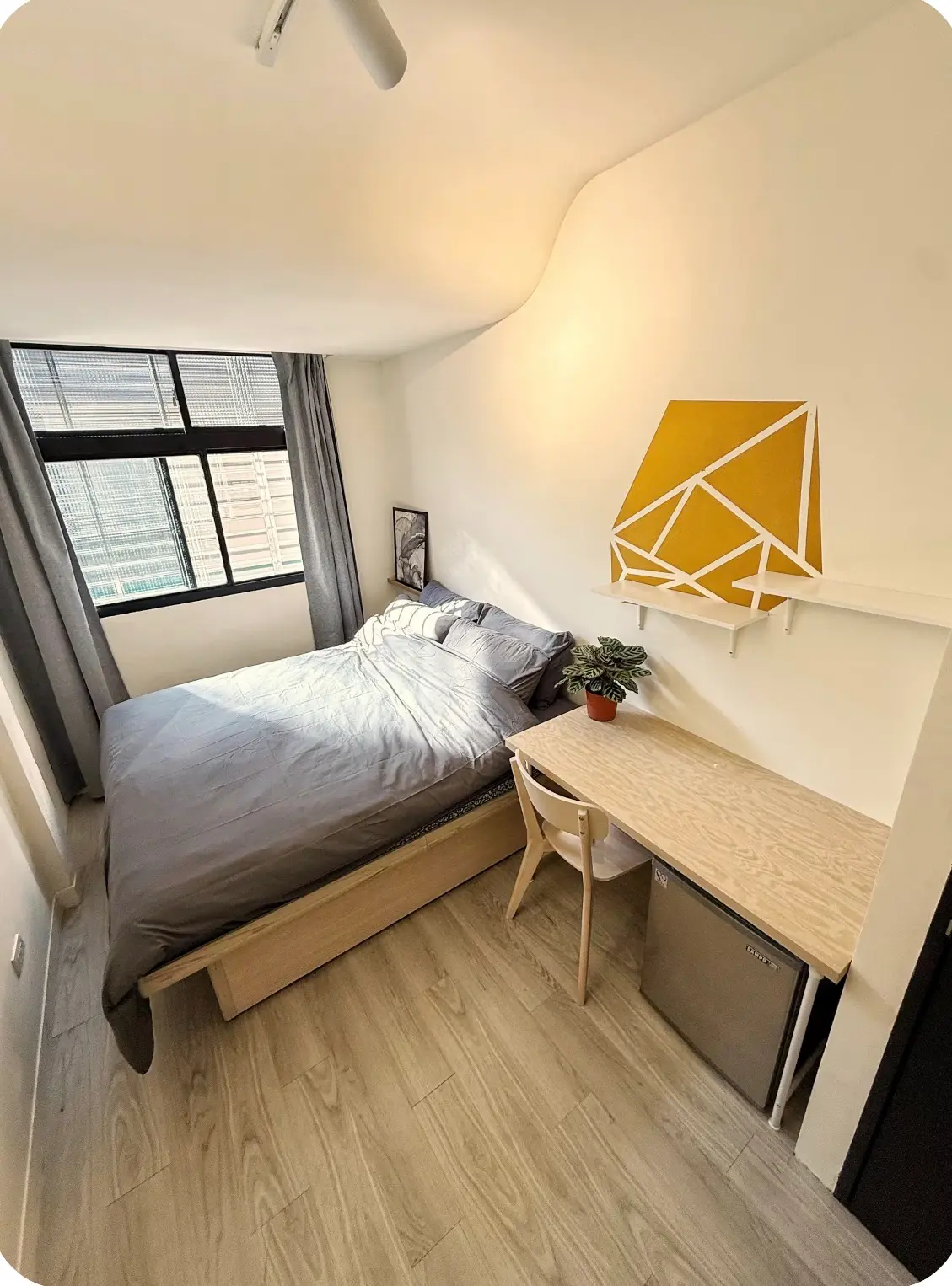 Room for rent in Zhongshan District, Taipei City | NT$ 16 000 | 5 ping slide 6