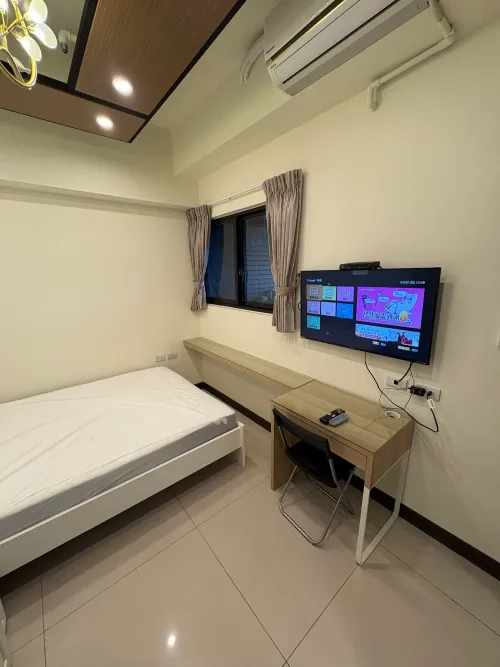 Apartment for rent TWD 29 000 - Wenhua 1st Road - 3 bedrooms