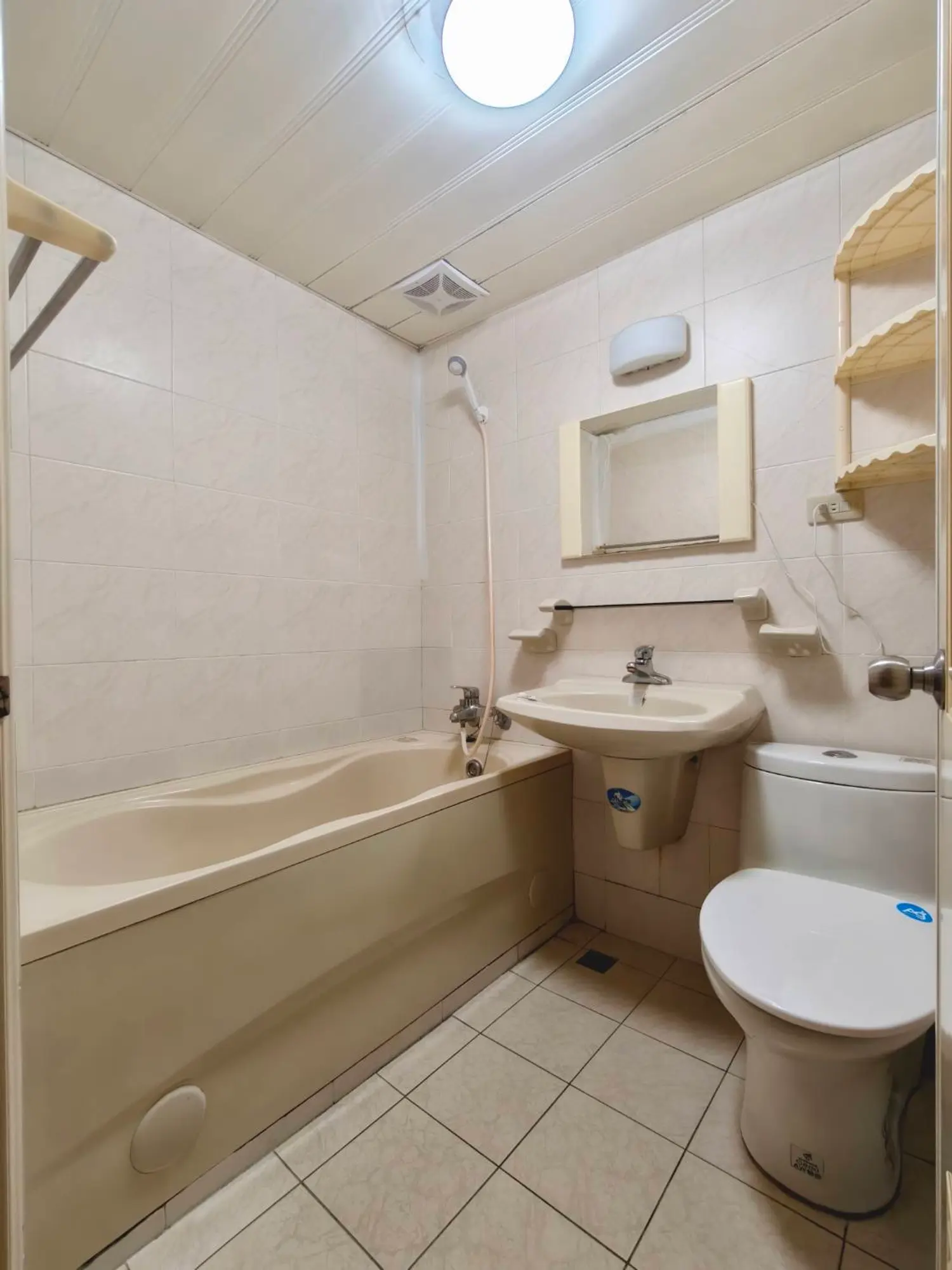 2 bedrooms apartment for sale TWD 24 200 000 - 15 ping - Songshan District, Taipei City slide 4