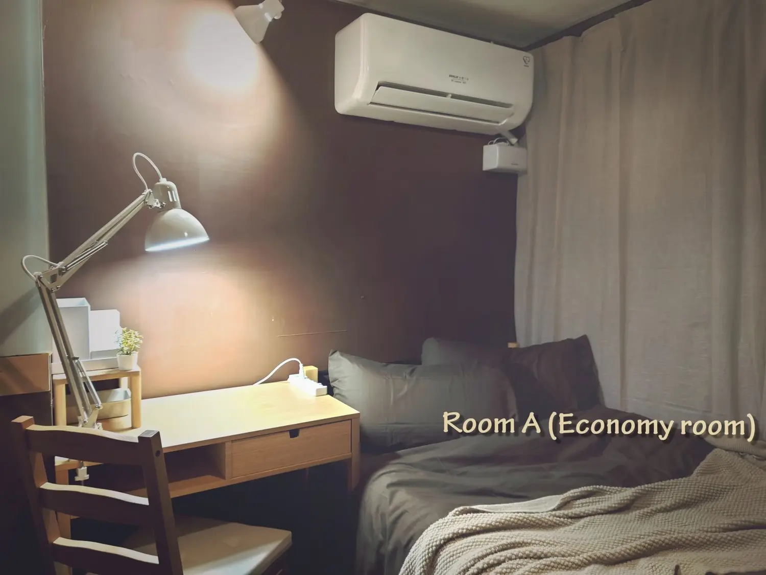Private room for rent TWD 12 800 - 2 ping - Zhongzheng District,Taipei City slide 0