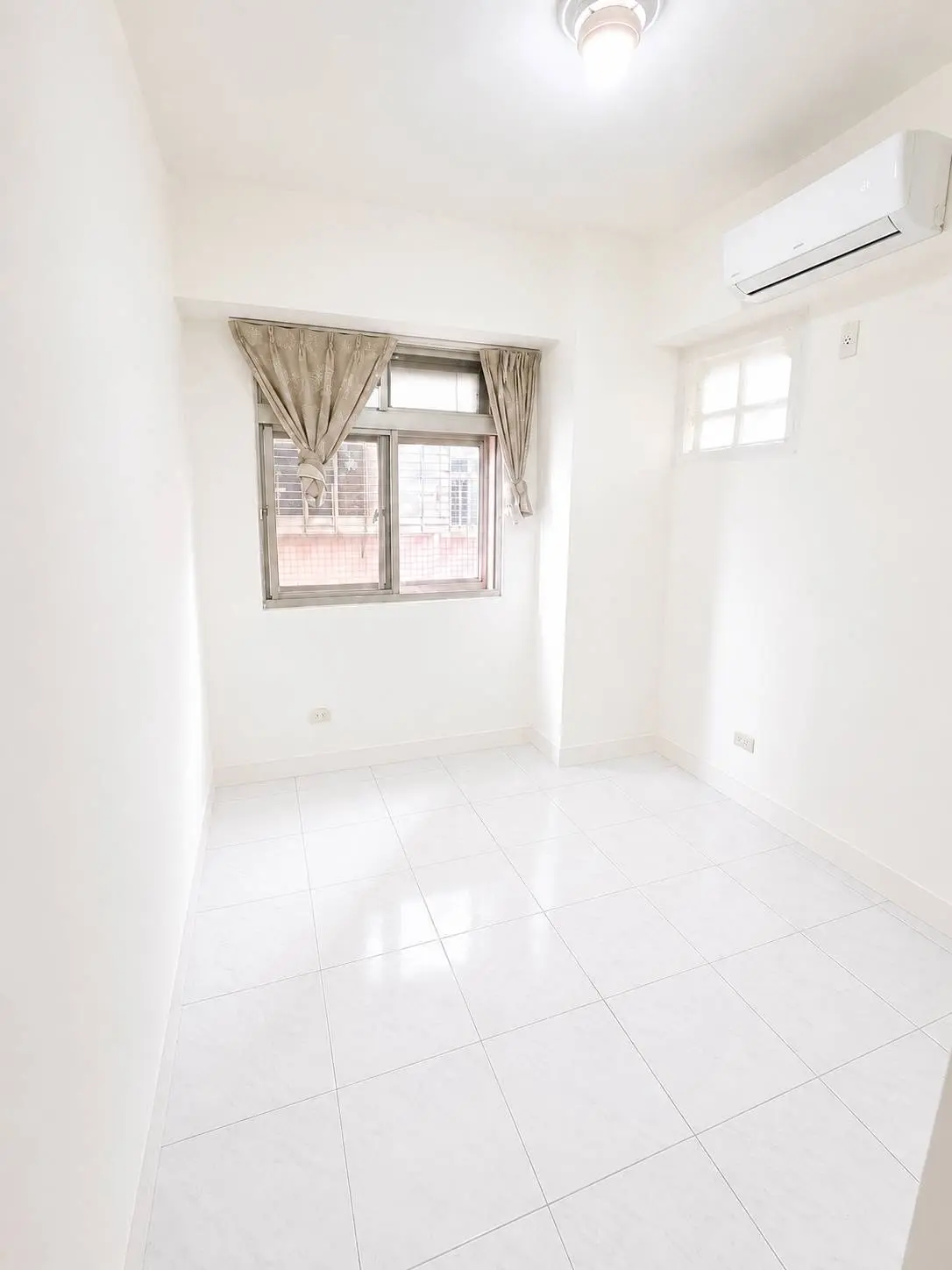 2 bedrooms apartment for rent in Xizhi District, New Taipei City | NT$ 25 000 | 25 ping slide 7
