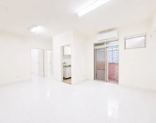 2 bedrooms apartment for rent in Xizhi District, New Taipei City | NT$ 25 000 | 25 ping slide 1