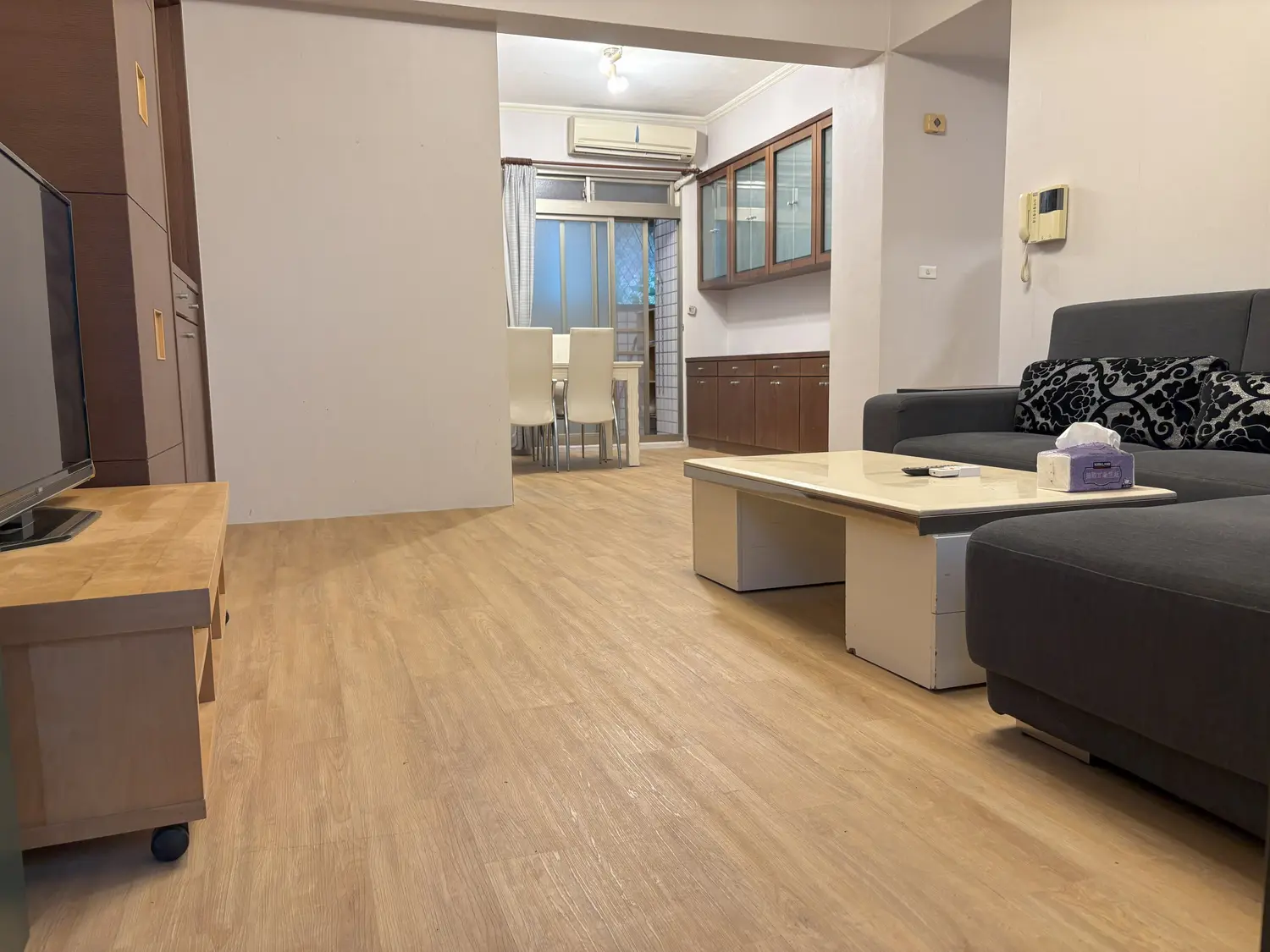 3 bedrooms apartment for rent TWD 75 000 - 51 ping slide 0