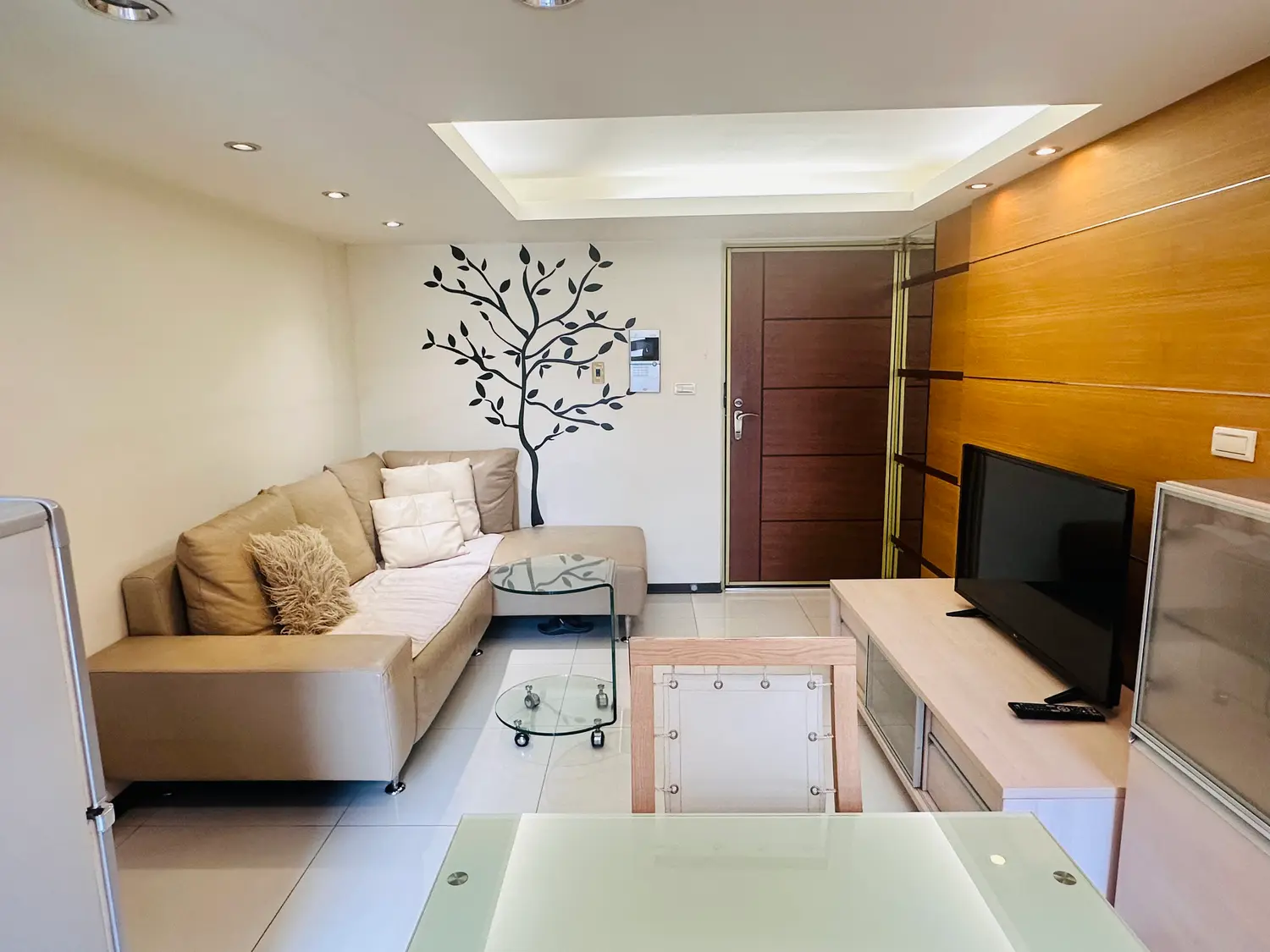 1 room apartment for rent in Xinyi District, Taipei City | NT$ 38 600 | 7 ping slide 2
