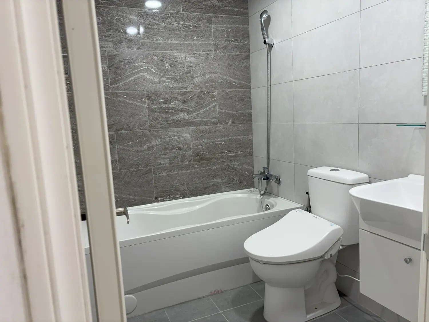 3 bedrooms apartment for rent TWD 75 000 - 51 ping slide 7