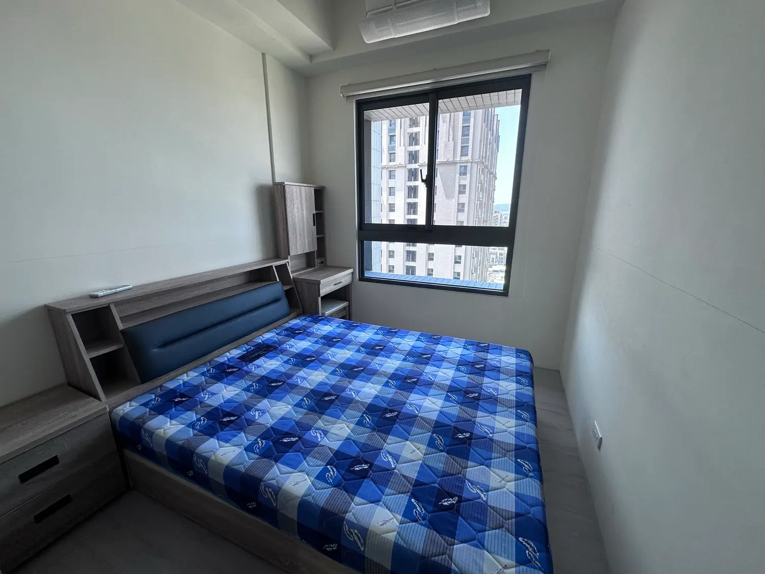 2 bedrooms apartment for rent in Nantun District, Taichung City | NT$ 33 000 | 18 ping slide 0