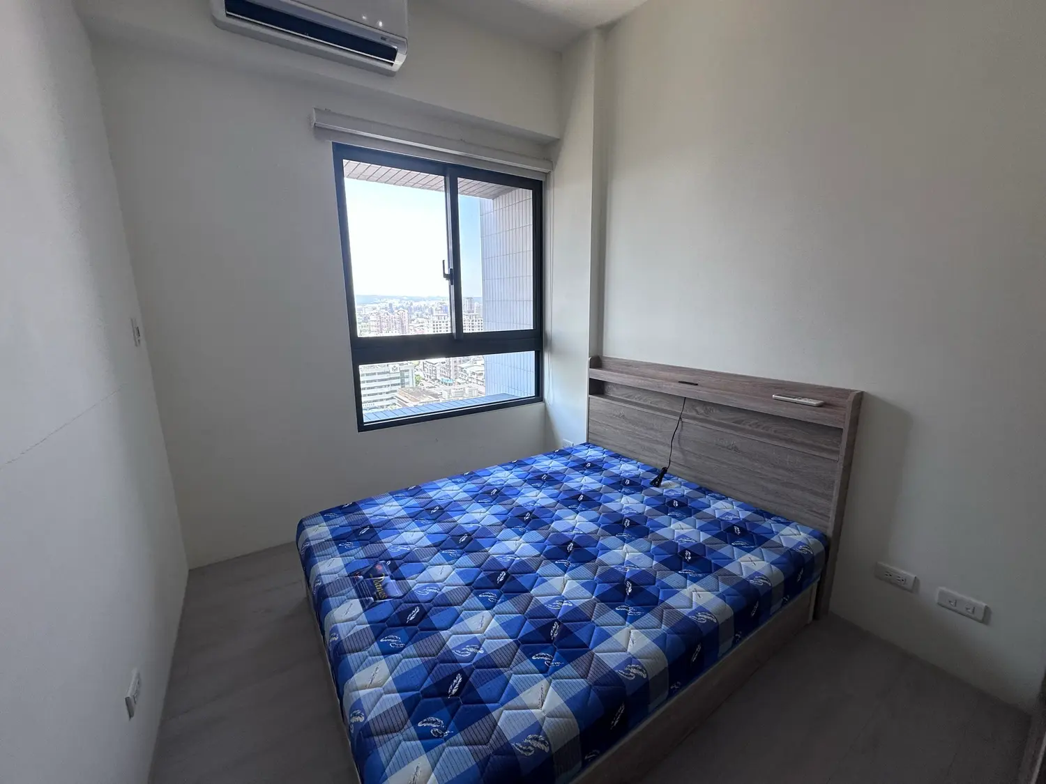 2 bedrooms apartment for rent in Nantun District, Taichung City | NT$ 33 000 | 18 ping slide 4